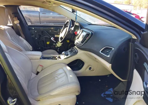 2017 Chrysler 200 Limited Platinum z USA, uszkodzony, nr VIN 1C3CCCAB3HN511758